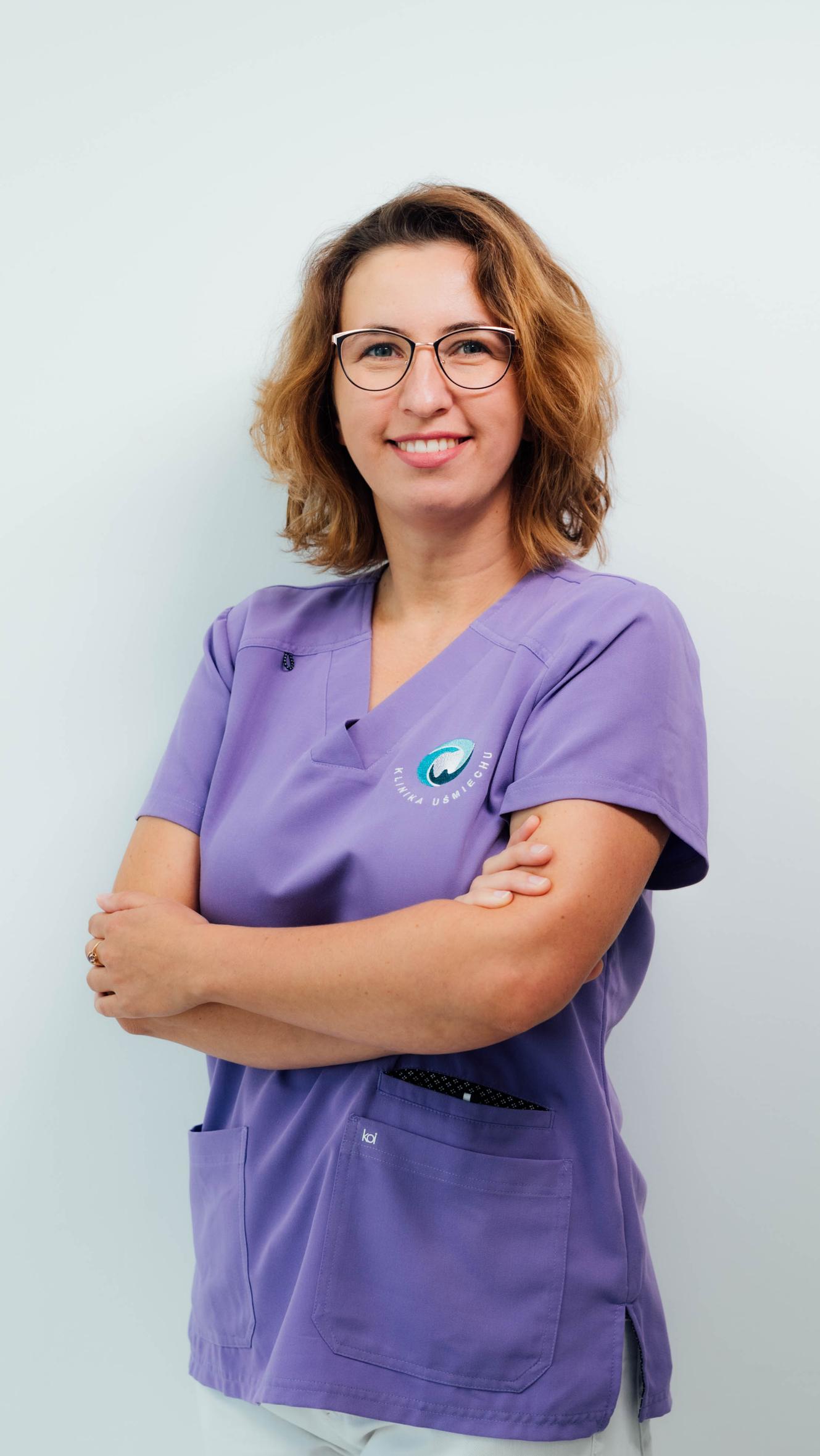 Anna Makowska Lekarz stomatolog/ specjalista chirurgii stomatologicznej